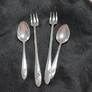 Vintage 1946 Queen Bess Cutlery 4 Pieces